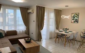 Unbeatable Location: New&Comfy Apartment
